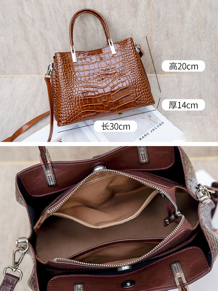 Aidrani Women Crocodile Print  - огляд і ціна Leatherwork Designs